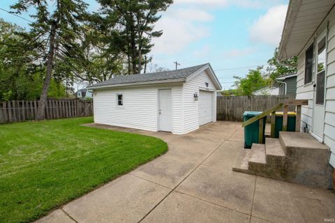Tiny photo for 114 River Avenue, Mishawaka, IN 46544 (MLS # 202618725)