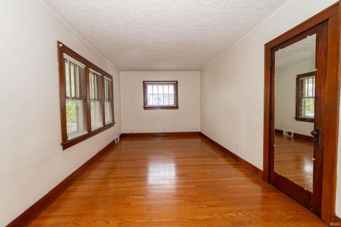 Tiny photo for 114 River Avenue, Mishawaka, IN 46544 (MLS # 202618725)
