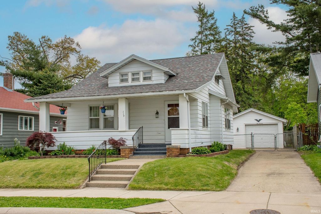 Photo of 114 River Avenue, Mishawaka, IN 46544 (MLS # 202618725)