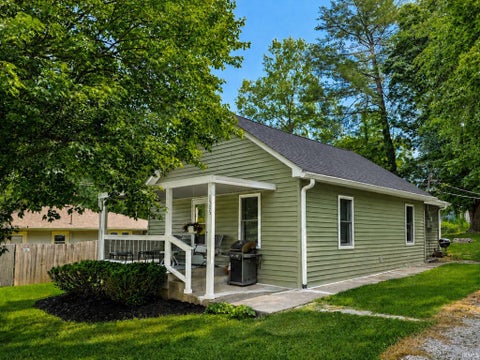 Photo of 1505 S Olive Street, Bloomington, IN 47401 (MLS # 202619529)