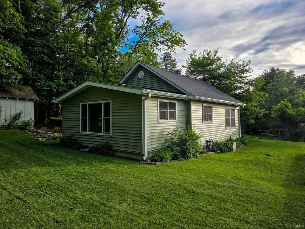 Photo of 1505 S Olive Street, Bloomington, IN 47401 (MLS # 202619529)