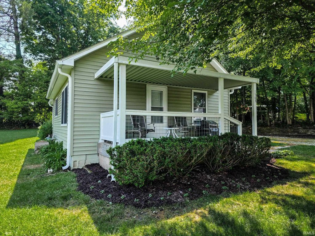 Photo of 1505 S Olive Street, Bloomington, IN 47401 (MLS # 202619529)