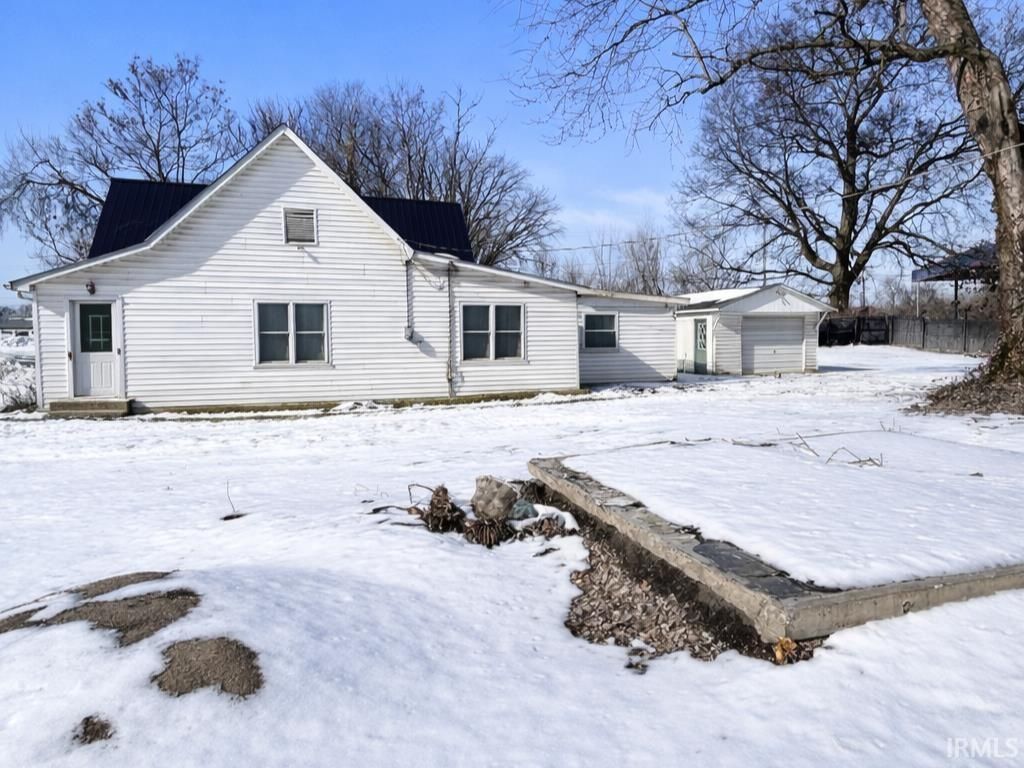 Photo of 3080 E Linn Avenue, Terre Haute, IN 47805 (MLS # 202604057)