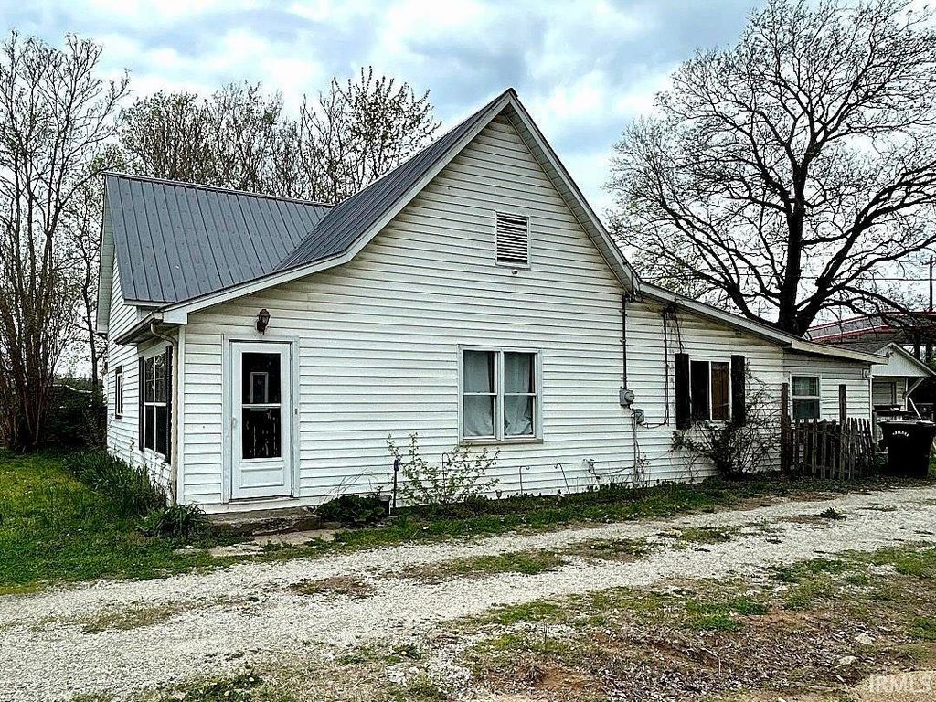 Photo of 3080 E Linn Avenue, Terre Haute, IN 47805 (MLS # 202604057)