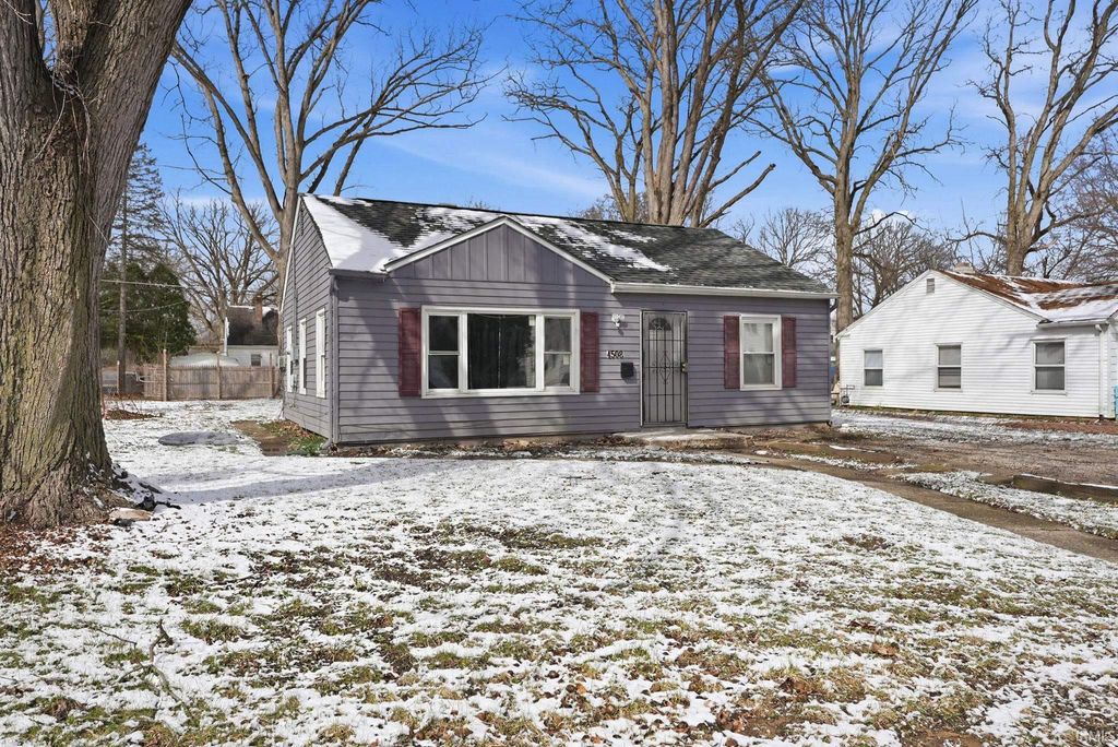 Photo of 4508 SW Anthony Wayne Drive, Fort Wayne, IN 46806 (MLS # 202610881)