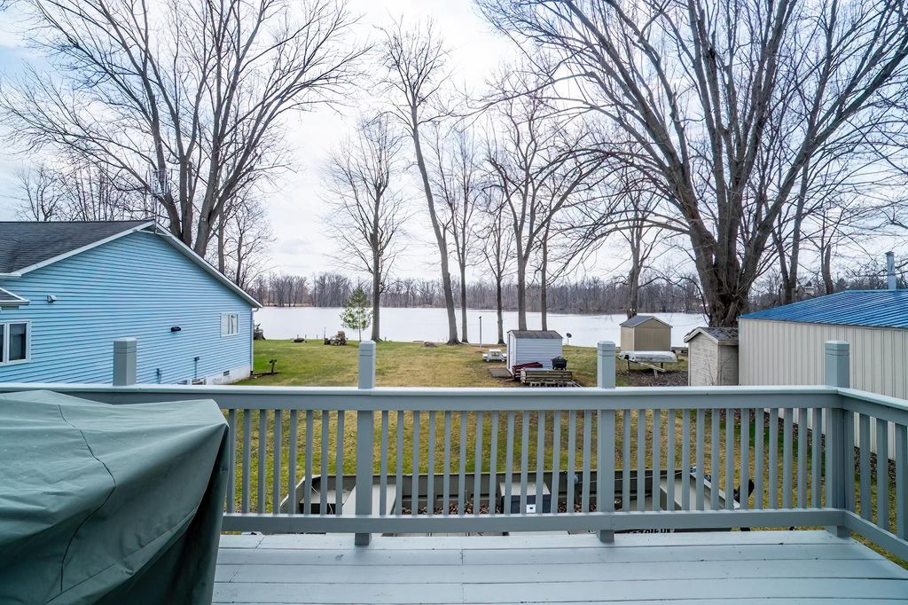 Photo of 2975 S Scotty Drive Dr, Pleasant Lake, IN 46779 (MLS # 202610735)