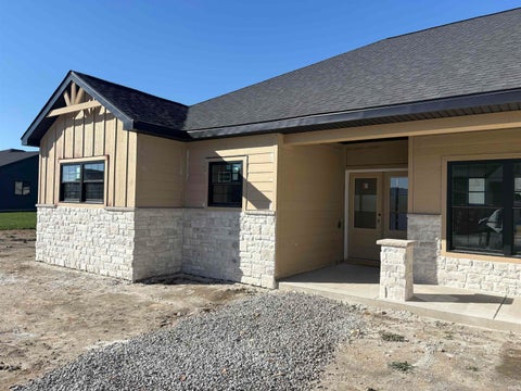 Tiny photo for 17665 Pavia Pass, Huntertown, IN 46748 (MLS # 202643839)