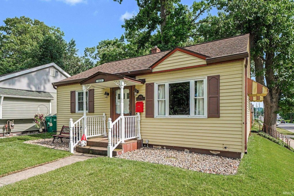 Photo of 1025 W Battell Street, Mishawaka, IN 46545 (MLS # 202622751)
