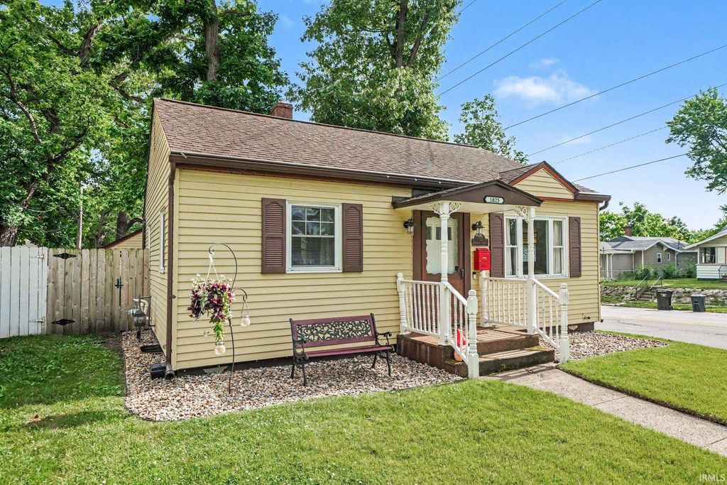 Photo of 1025 W Battell Street, Mishawaka, IN 46545 (MLS # 202622751)