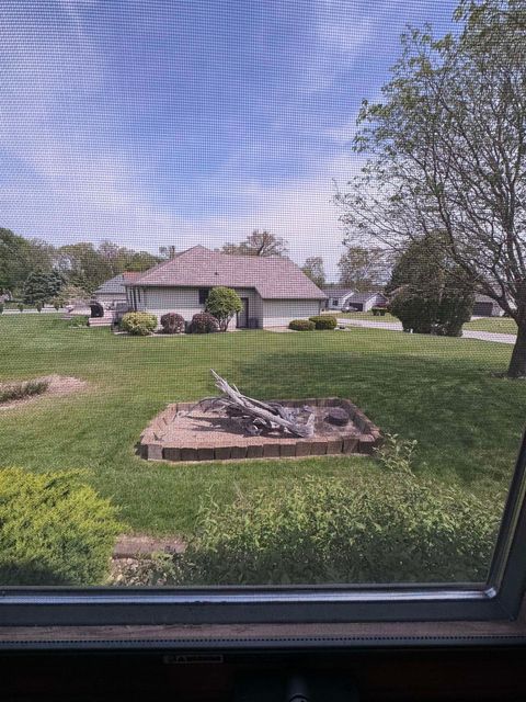 Tiny photo for 331 Lincoln Park, Warsaw, IN 46582 (MLS # 202618257)