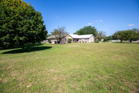 Tiny photo for 1500 Cardinal Circle, Rochester, IN 46975 (MLS # 202640699)