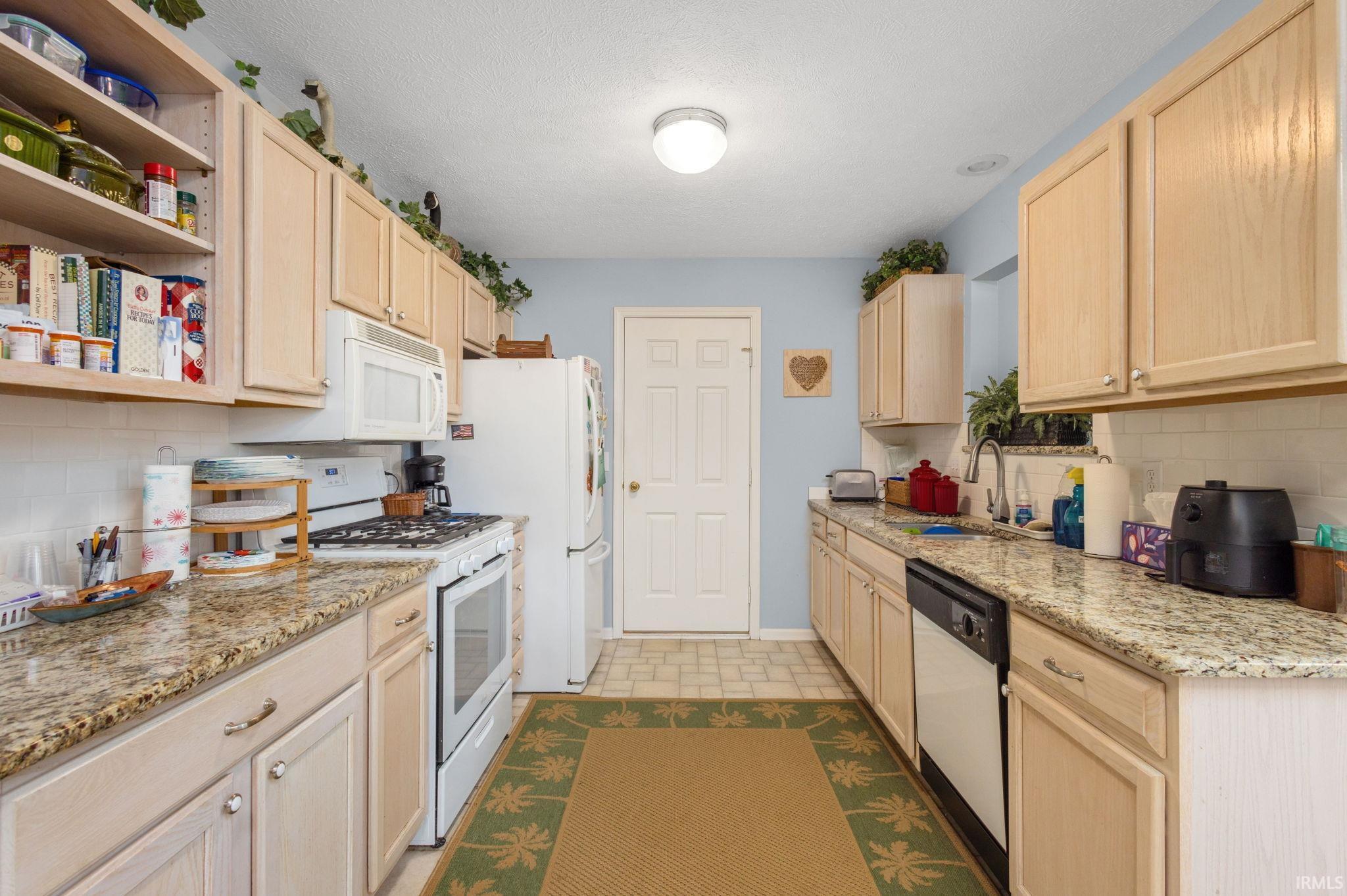 Elkhart, Indiana 46514, United States, 3 Bedrooms Bedrooms, ,3 BathroomsBathrooms,Residential,Active,193121