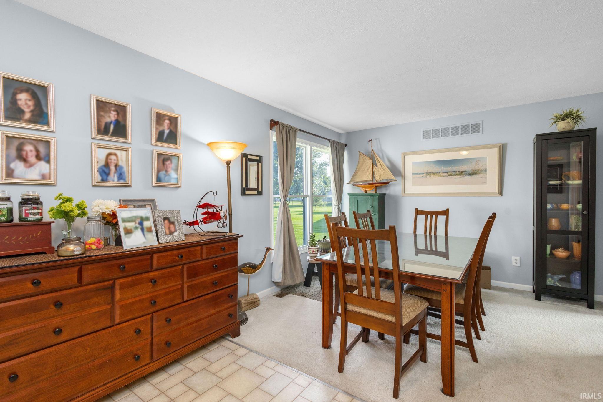 Elkhart, Indiana 46514, United States, 3 Bedrooms Bedrooms, ,3 BathroomsBathrooms,Residential,Active,193121