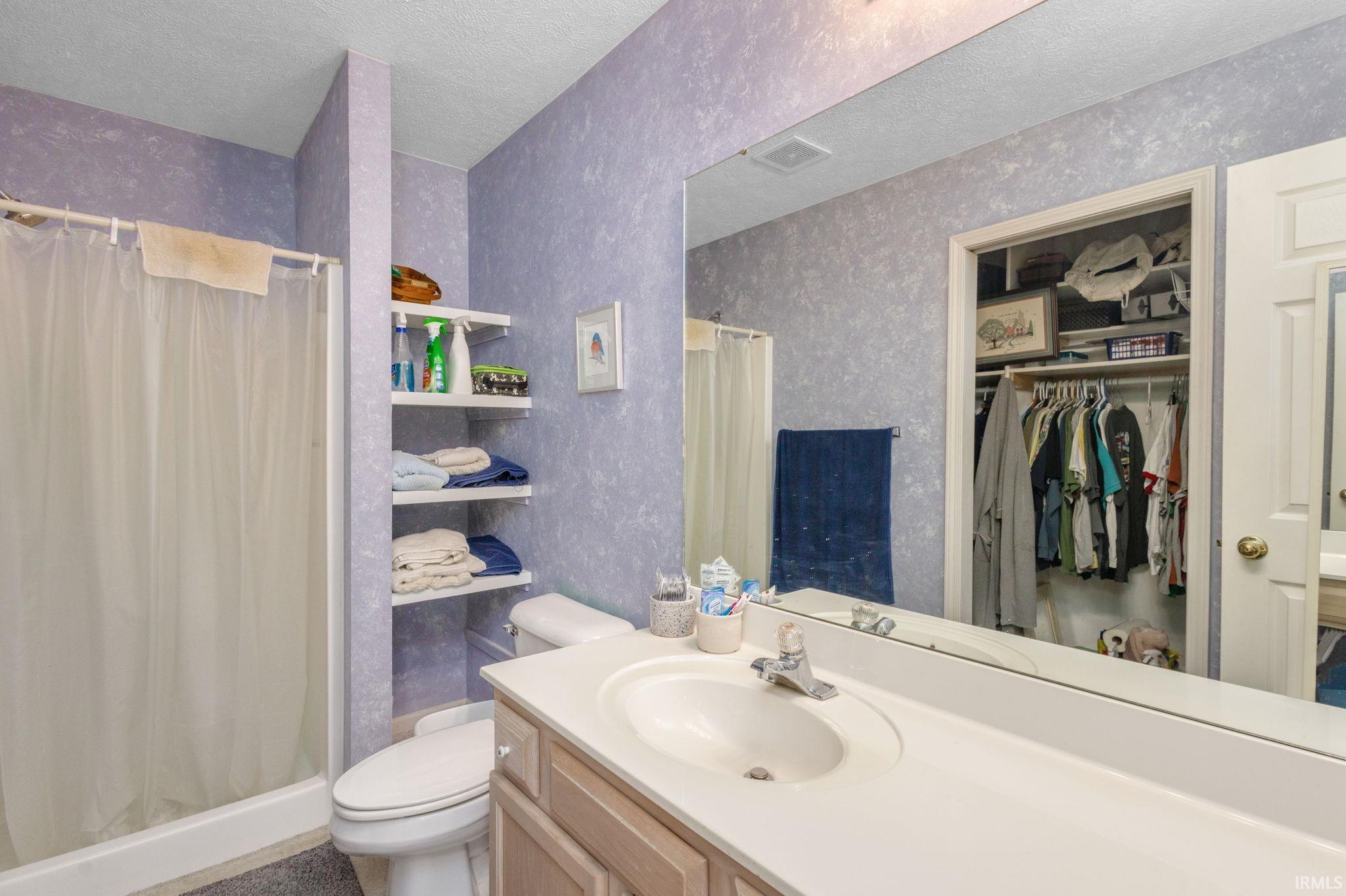 Elkhart, Indiana 46514, United States, 3 Bedrooms Bedrooms, ,3 BathroomsBathrooms,Residential,Active,193121