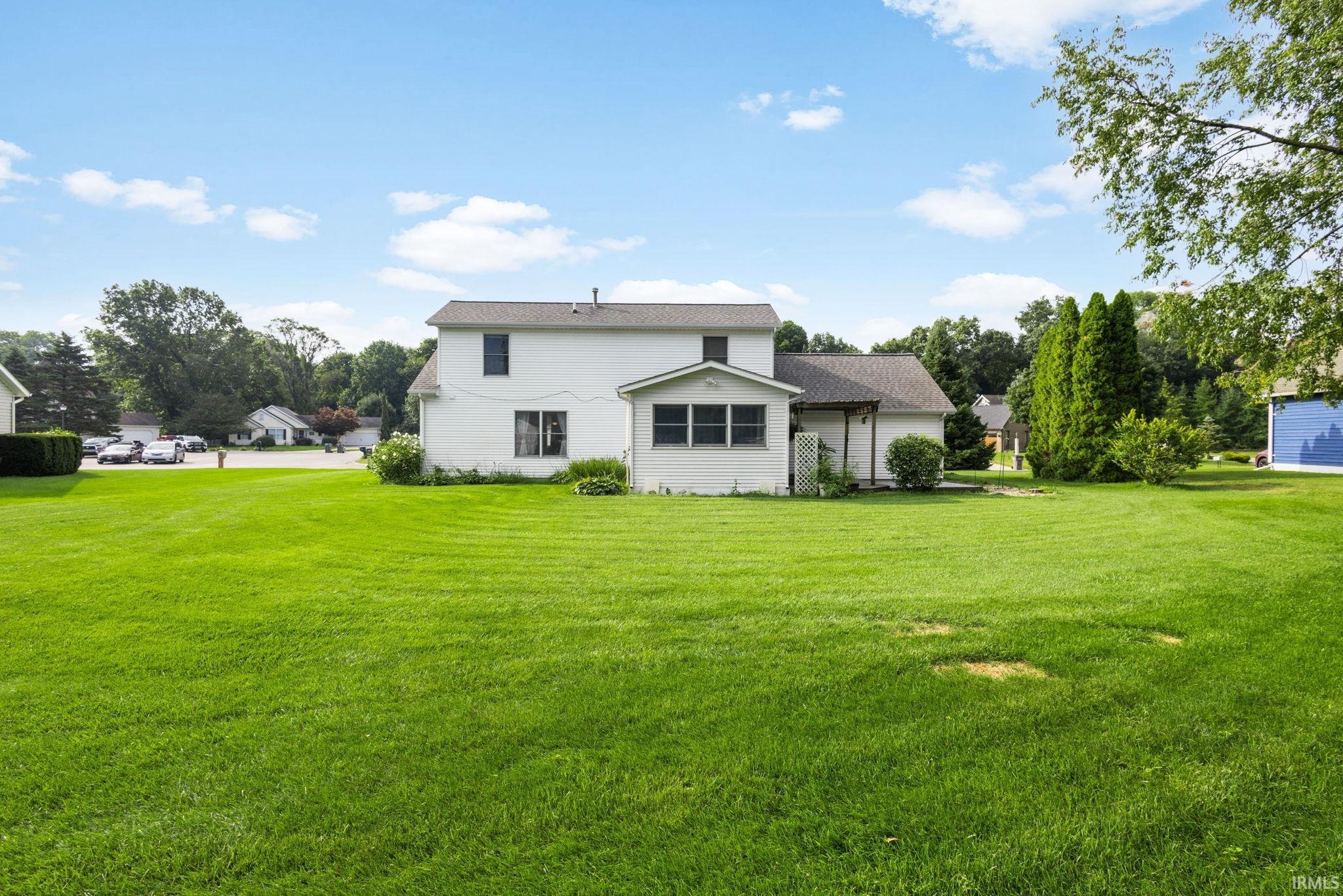 Elkhart, Indiana 46514, United States, 3 Bedrooms Bedrooms, ,3 BathroomsBathrooms,Residential,Active,193121