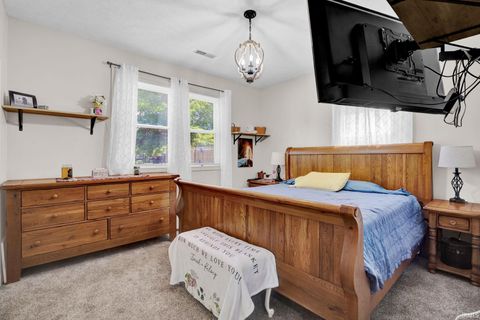 Tiny photo for 577A Southridge Drive, Bedford, IN 47421 (MLS # 202618688)