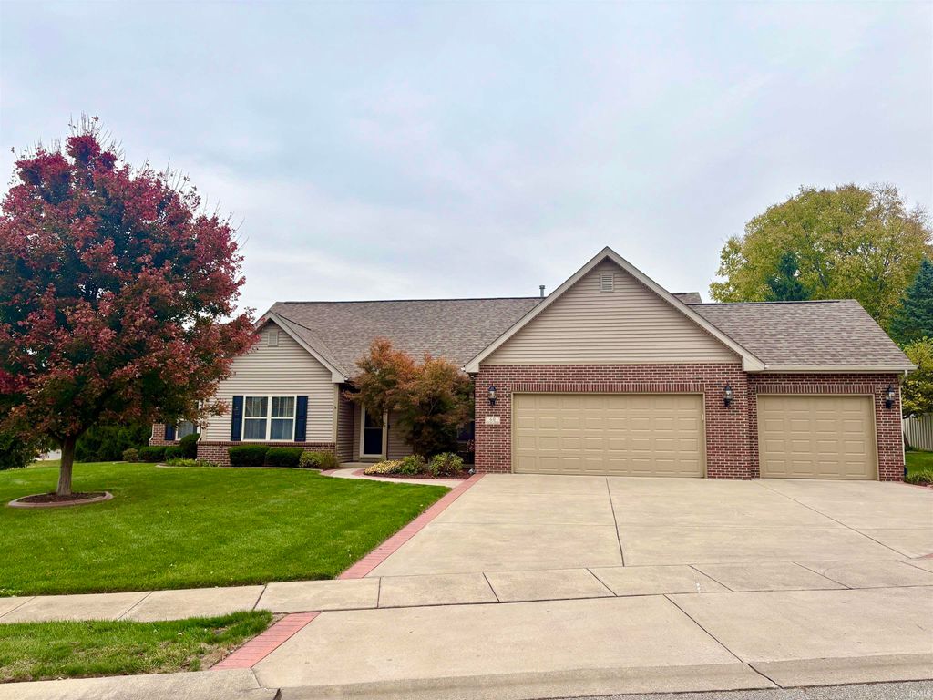 Photo for 60 Canyon Creek Court, Lafayette, IN 47909 (MLS # 202543487)
