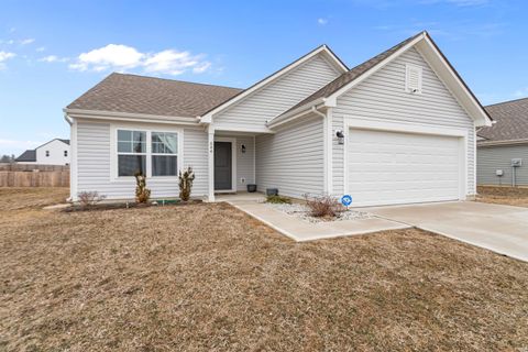 Tiny photo for 844 Lando Creek Drive, Kokomo, IN 46902 (MLS # 202607201)