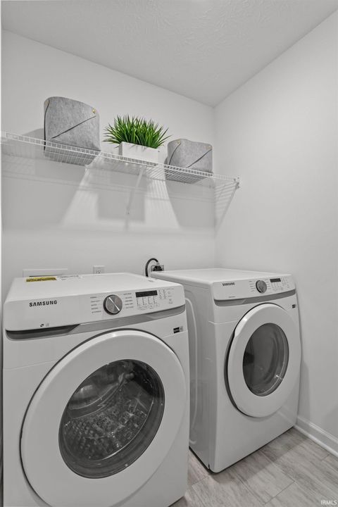 Tiny photo for 844 Lando Creek Drive, Kokomo, IN 46902 (MLS # 202607201)