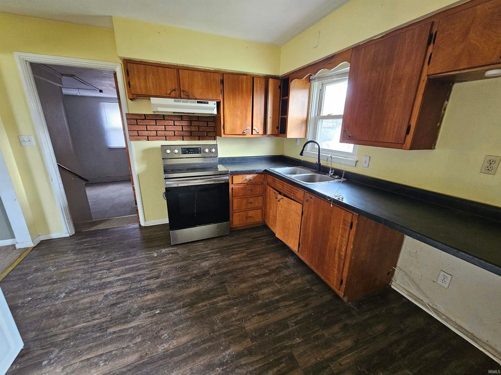 Photo of 3318 N VIRGINIA Ave, Muncie, IN 47304 (MLS # 202608872)