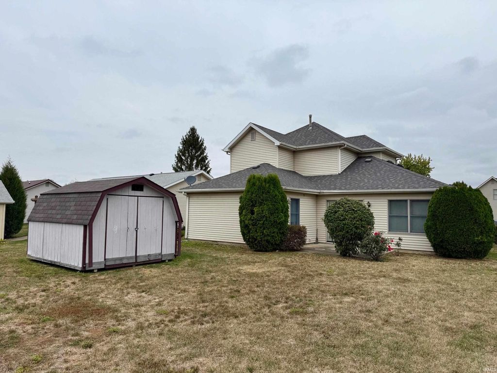 Photo of 2035 Willow Bend, Huntington, IN 46750 (MLS # 202542472)