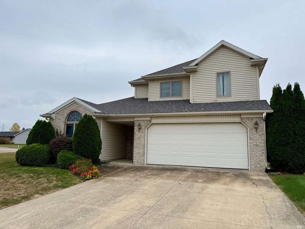 Photo of 2035 Willow Bend, Huntington, IN 46750 (MLS # 202542472)
