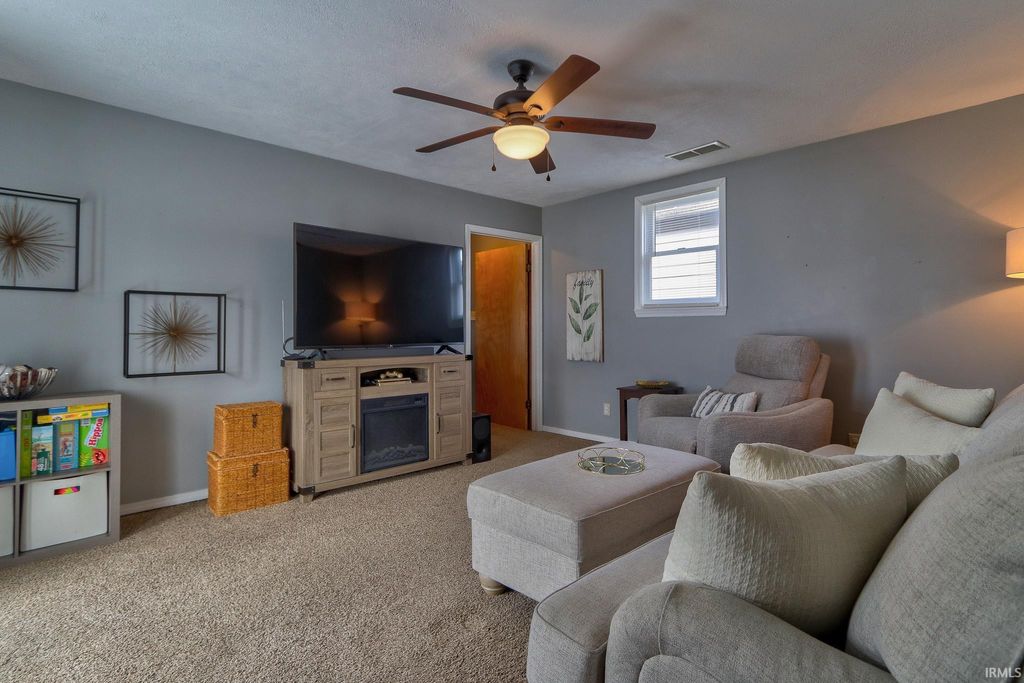 Photo of 211 N Woods Avenue, Evansville, IN 47712 (MLS # 202605250)