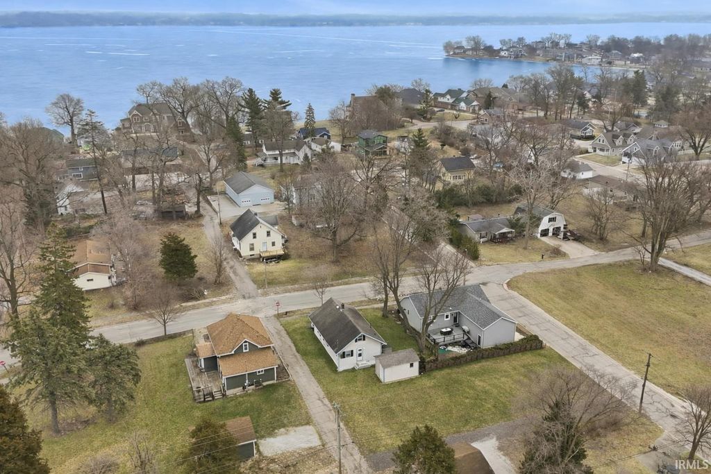 Photo of 815 E Akron Street, Culver, IN 46511 (MLS # 202607121)