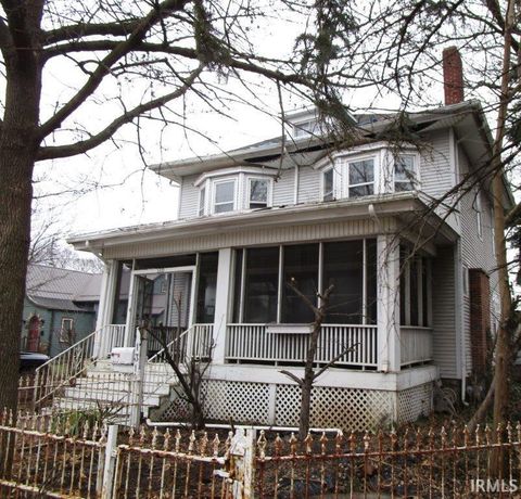 Photo of 1319 E Center Street, Warsaw, IN 46580 (MLS # 202600518)