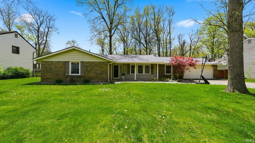 Photo of 6436 Centerton Drive, Fort Wayne, IN 46815 (MLS # 202615811)