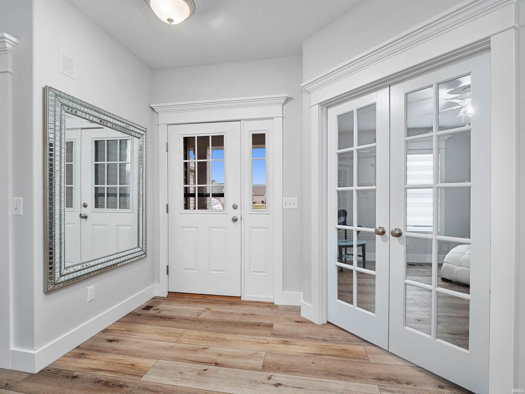 Photo of 7036 Tullamore Court, Fort Wayne, IN 46835 (MLS # 202601475)