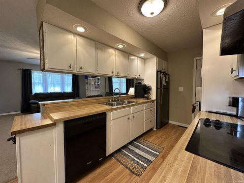 Tiny photo for 2306 Rattlesnake Road, Spencer, IN 47460 (MLS # 202616213)
