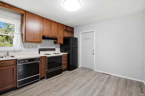 Tiny photo for 113 Chateau Court, Kokomo, IN 46902 (MLS # 202623249)