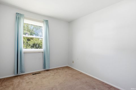 Tiny photo for 113 Chateau Court, Kokomo, IN 46902 (MLS # 202623249)