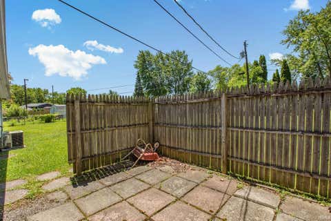 Tiny photo for 113 Chateau Court, Kokomo, IN 46902 (MLS # 202623249)