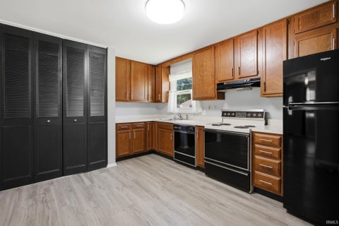 Tiny photo for 113 Chateau Court, Kokomo, IN 46902 (MLS # 202623249)