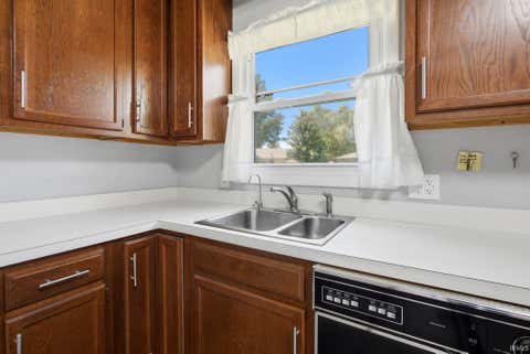 Tiny photo for 113 Chateau Court, Kokomo, IN 46902 (MLS # 202623249)
