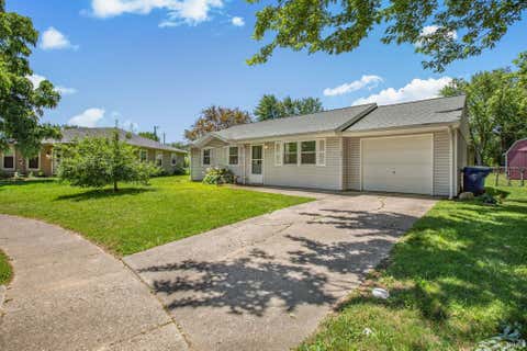 Tiny photo for 113 Chateau Court, Kokomo, IN 46902 (MLS # 202623249)