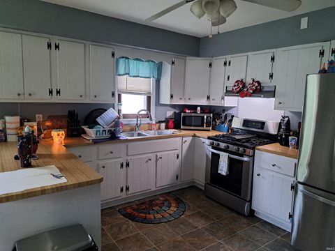 Tiny photo for 622 S Market Street, Winamac, IN 46996 (MLS # 202522460)