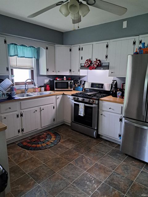 Tiny photo for 622 S Market Street, Winamac, IN 46996 (MLS # 202522460)