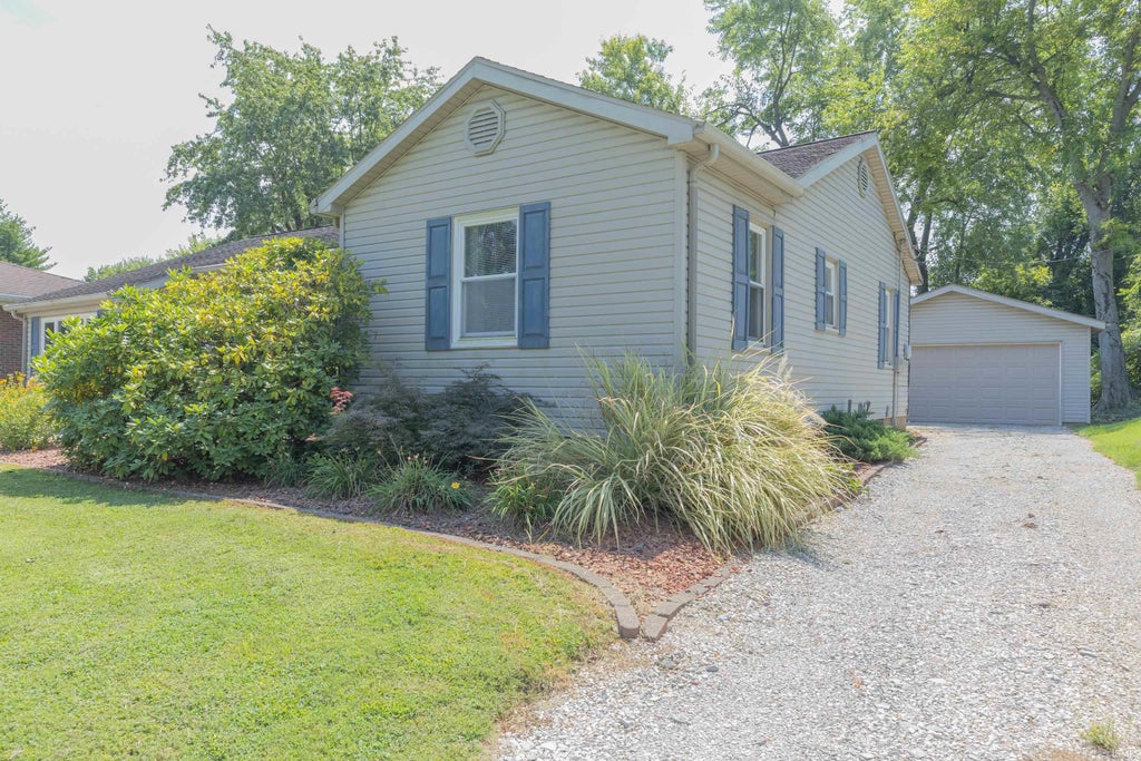 Photo of 3306 W Maryland Street, Evansville, IN 47720 (MLS # 202635372)