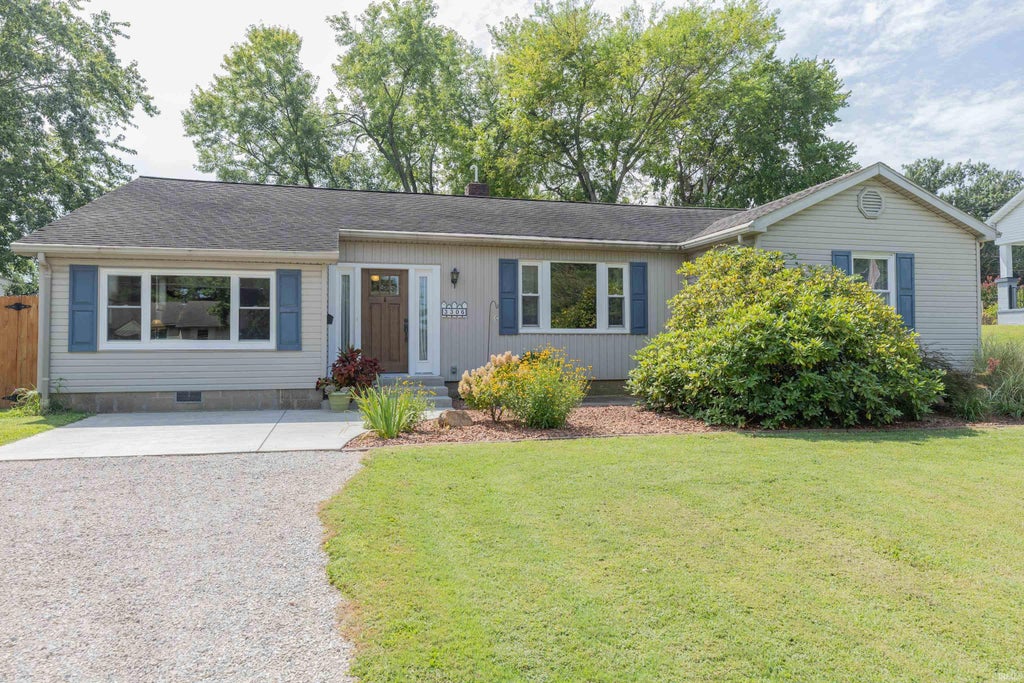 Photo of 3306 W Maryland Street, Evansville, IN 47720 (MLS # 202635372)