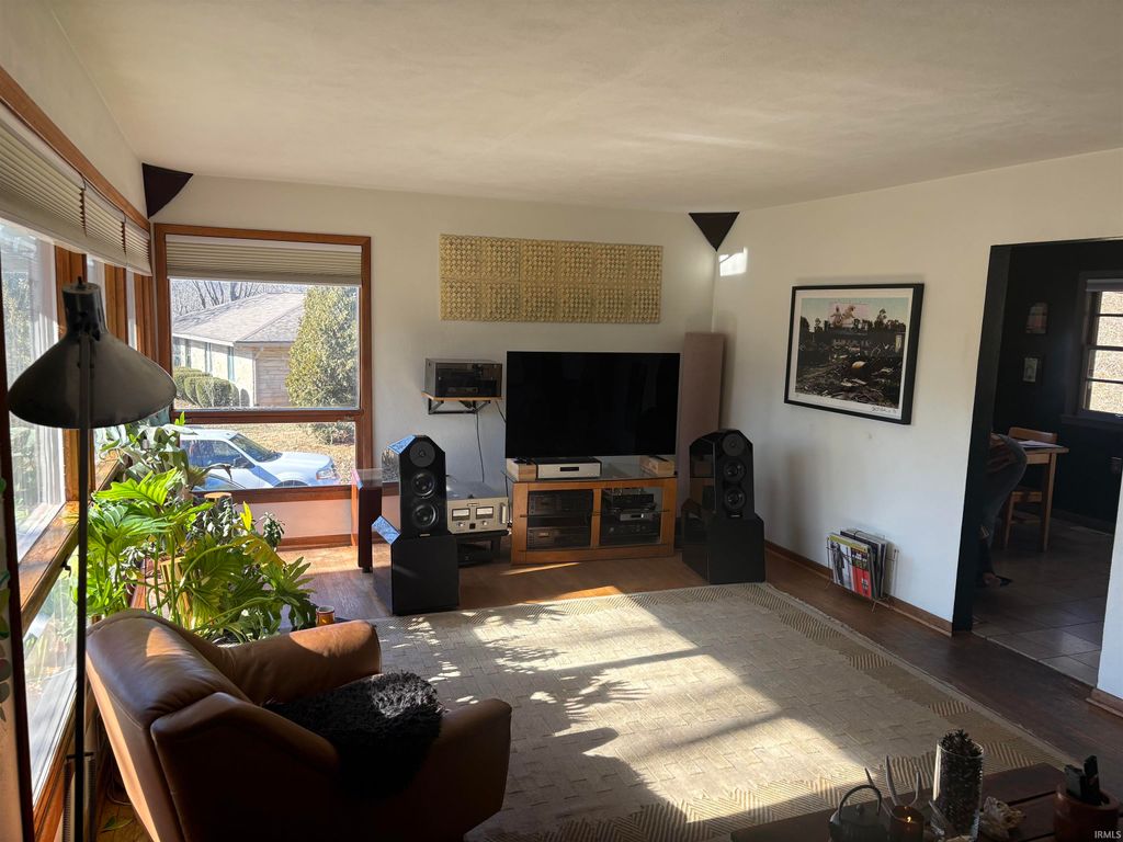 Photo of 401 E Glendora Drive, Bloomington, IN 47408 (MLS # 202602535)