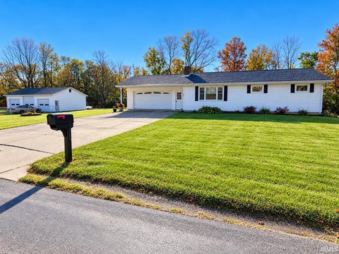 Photo of 2363 E STATE Street, Huntington, IN 46750 (MLS # 202644864)
