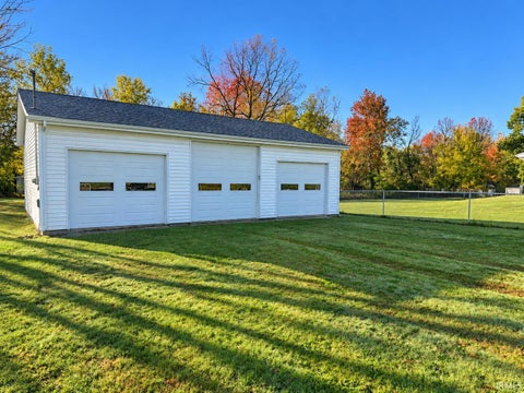 Tiny photo for 2363 E STATE Street, Huntington, IN 46750 (MLS # 202644864)