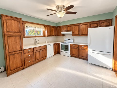 Tiny photo for 2363 E STATE Street, Huntington, IN 46750 (MLS # 202644864)