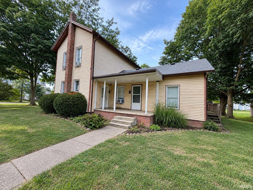Photo of 322 W Mitchell Street, Kendallville, IN 46755 (MLS # 202638905)