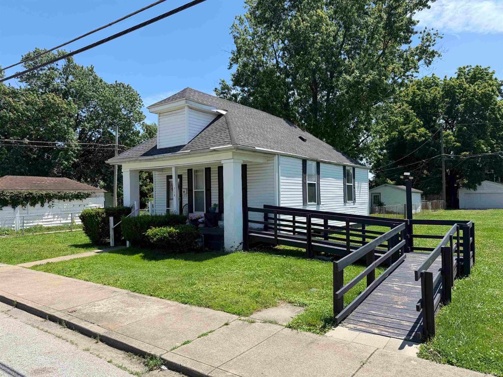 Photo of 1314 Uhlhorn Street, Evansville, IN 47710 (MLS # 202620712)