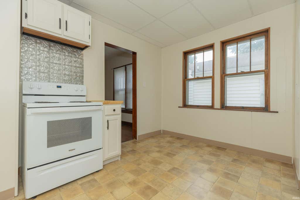 Photo of 1910 N Weinbach Avenue, Evansville, IN 47711 (MLS # 202631148)