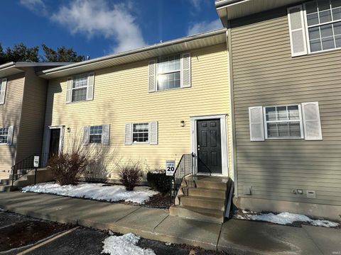 424 N Francis #20, South Bend, IN 46617 - #: 202501432